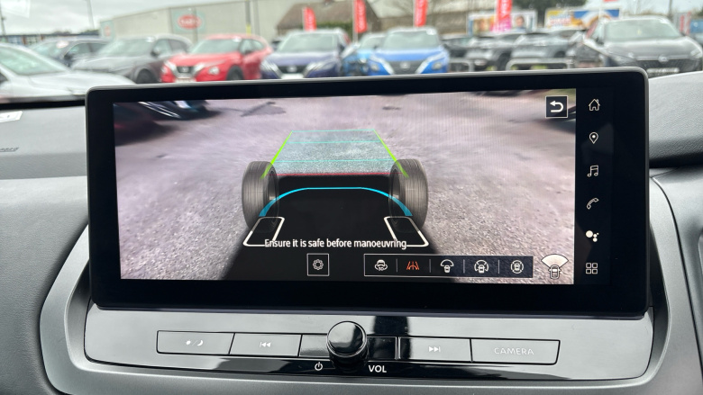 Nissan Qashqai 1.3 DiG-T MH N-Connecta 5dr Petrol Hatchback